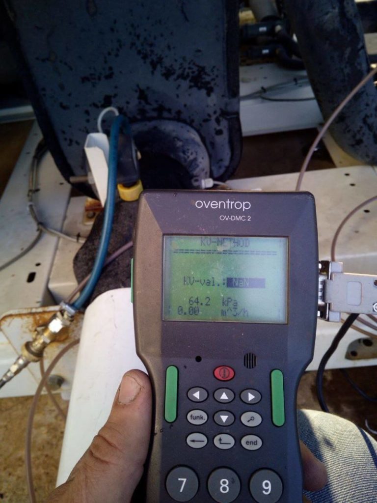 Измерение прибором Ov-DMC перепада давления на испарителе чиллера
